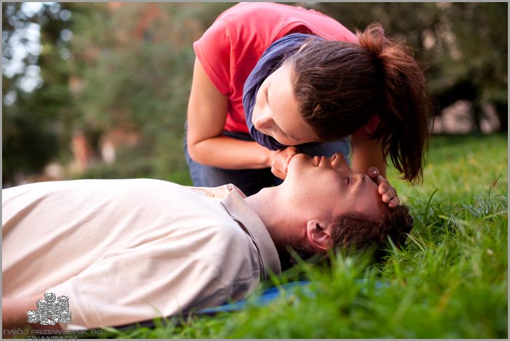 Jak Postępować Z Osobą Nieprzytomną?