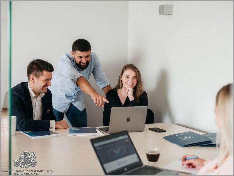 Phinance S.A.: Oszuści Czy Pomocnicy?