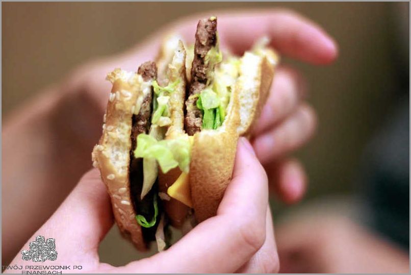 Ile Pracownik Mcdonald Zarabia? Sprawdź!