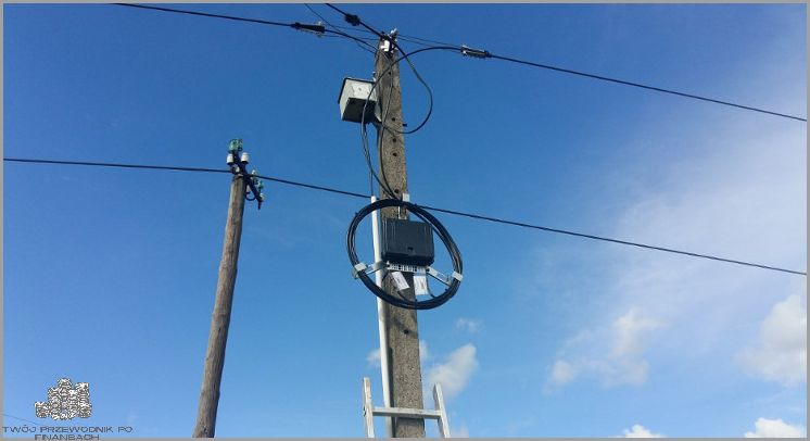 Nowy Montaż Światłowodu Na Słupach