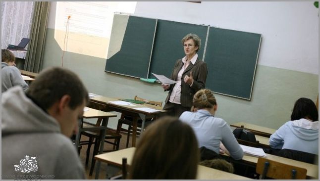 Ile Zarabia Sprzątaczka W Szkole? Sprawdź! Ile Zarabia Sprzątaczka W Szkole? Sprawdź!